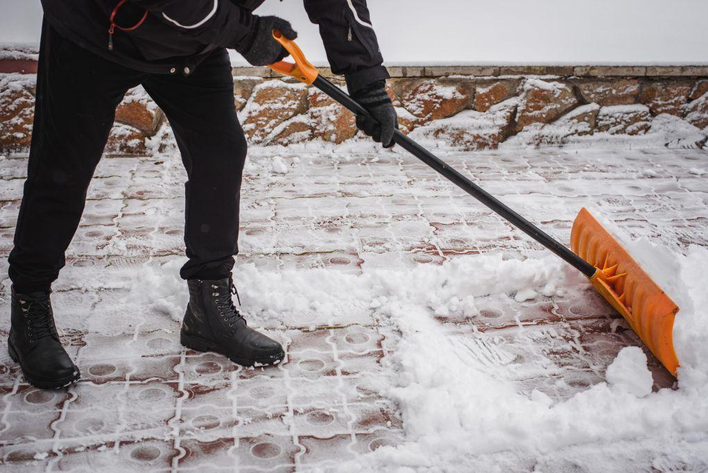 Snow Shoveling Tips Stay Safe and Injury-free This Winter Snow Shoveling Tips Stay Safe and Injury-free This Winter
