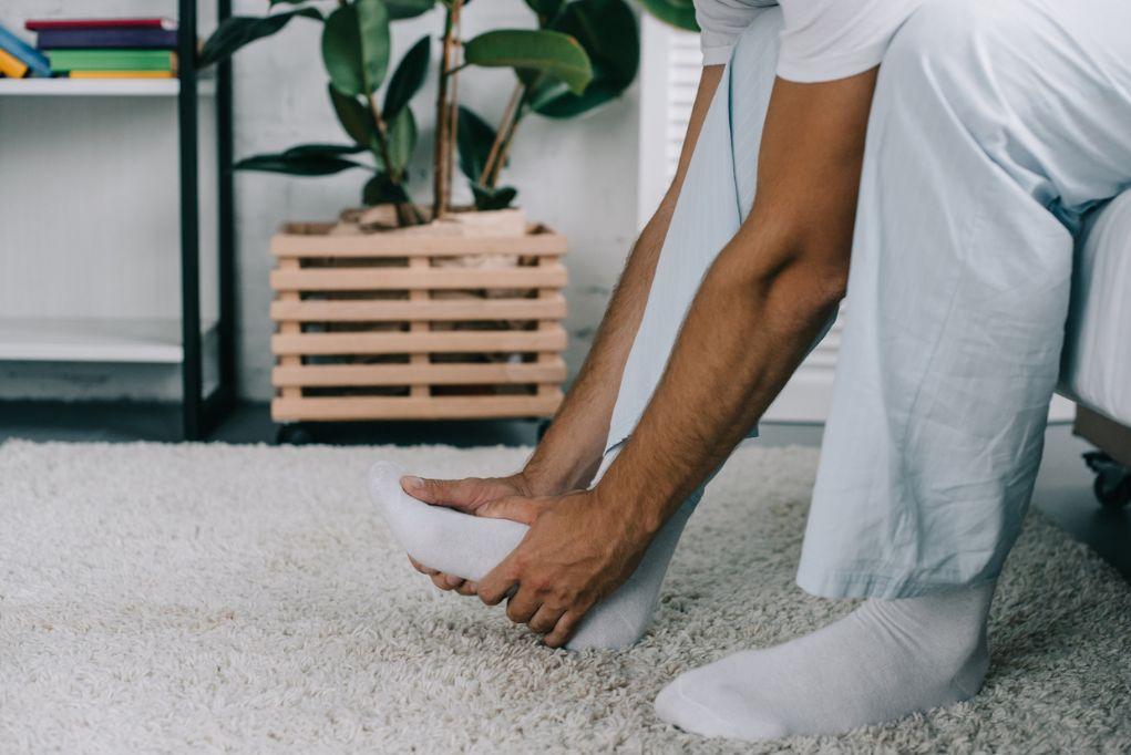 Foot Pain Common Causes and When to See an Orthopedic Specialist Foot Pain: Common Causes and When to See an Orthopedic Specialist